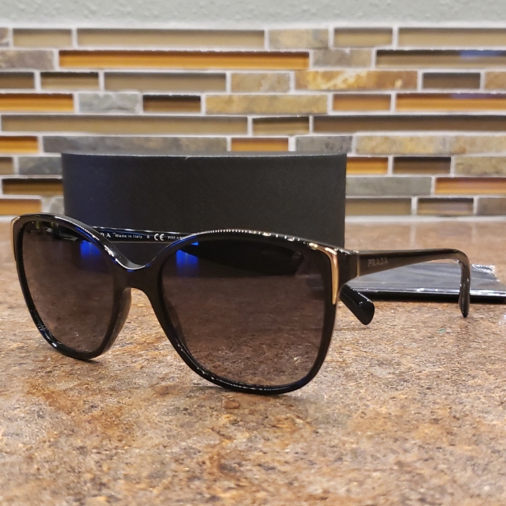 Designer PRADA sunglasses NEW!